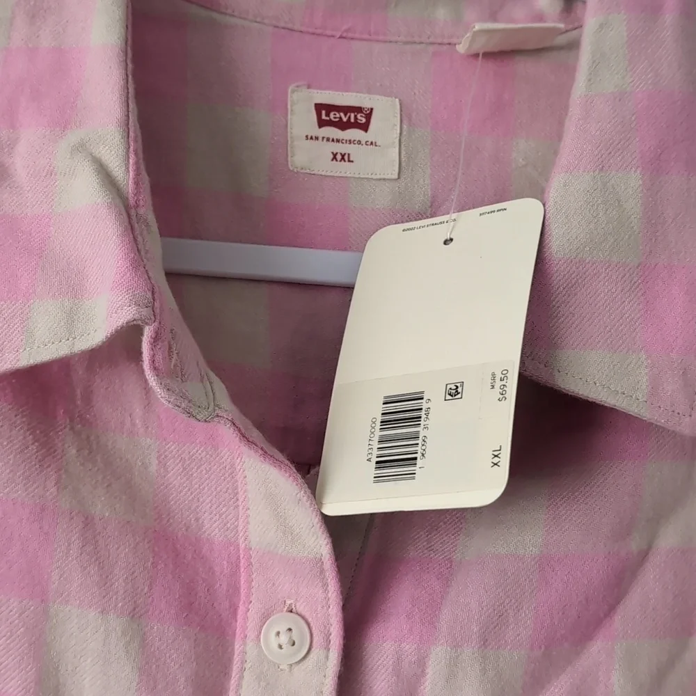 NWT Levi's Checkered Pink Flannel